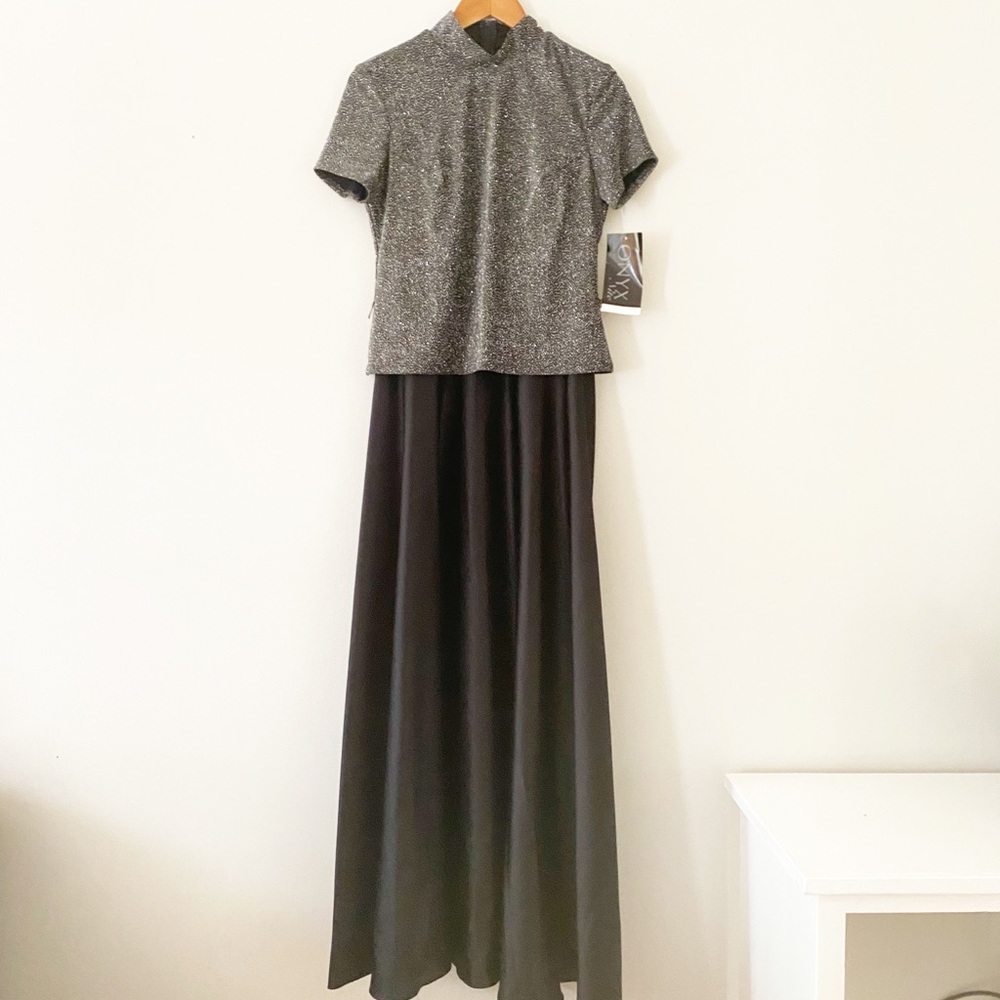 ONYX NITE Metallic Silver Black Evening Gown 12